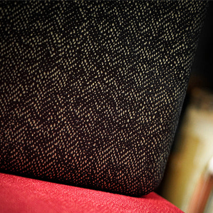 Elegant Close-up Pad (Black) by TCC